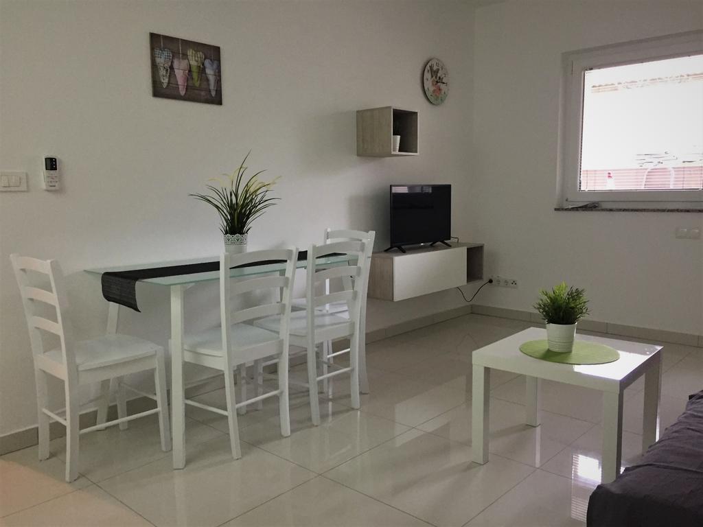 Apartmani Orhideja Rab Town Eksteriør bilde